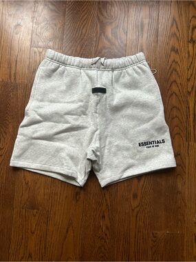 Essentials Light Oatmeal shorts